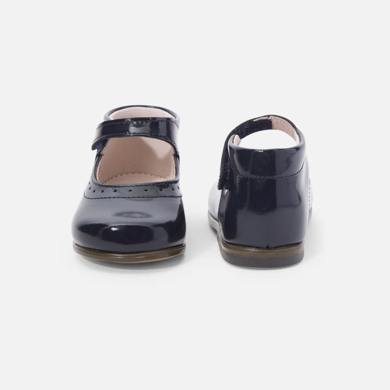 Jacadi Ballerinas & Riemchenschuhe|Schuhe>Riemchenschuhe für kleine Mädchen aus Lackleder MARINEBLAU JACADI